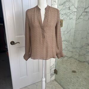 Vince silk pale‎ peach and tan Blouse size 2